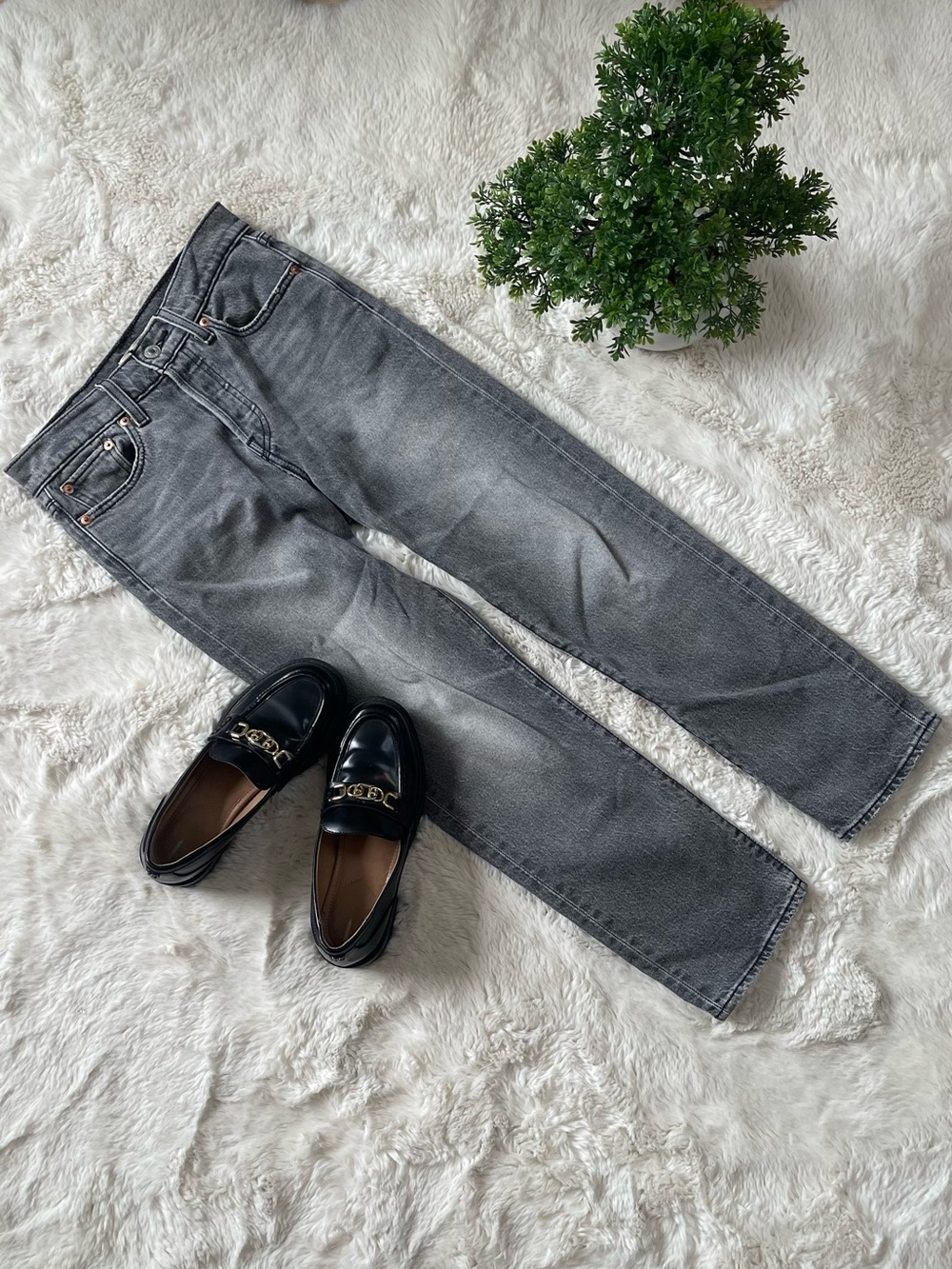 Levi's Premium Wedgie Straight High Rise Jeans 25 Grey